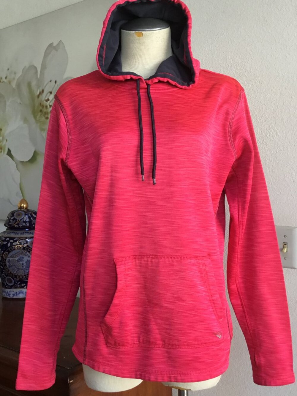 UNBRANDED Women's Activewear Hoodie Jacket Pullover Thumbhole Pockets Hot Pink M
